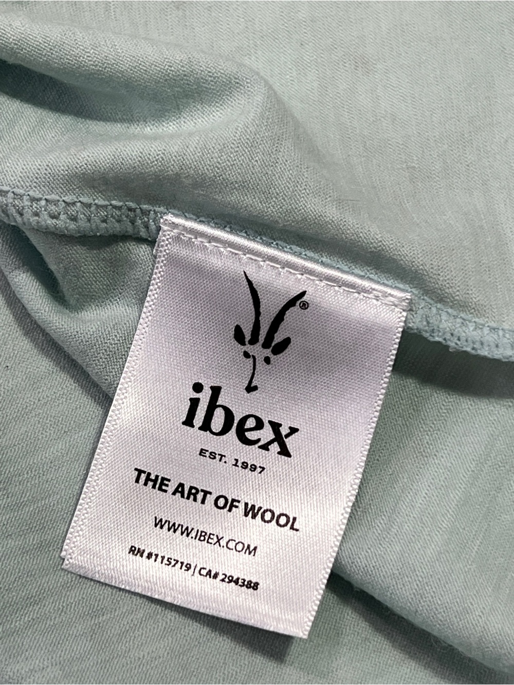 Ibex Women's Journey Merino Tee - M - light green wool blend short sleeve crew - Picture 8 of 10
